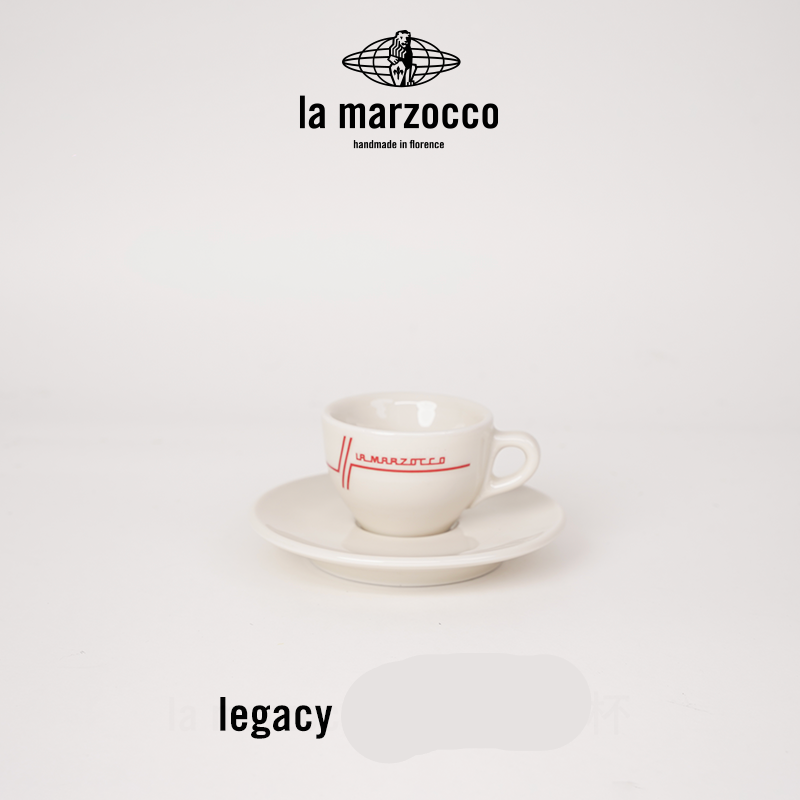طقم أكواب قهوة La Marzocco بتصاميم وشعارات متنوعة.