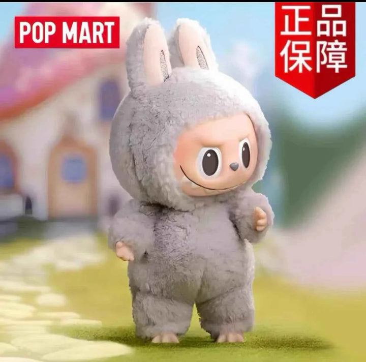 Labubu الأرنب الفخم إصدار Heart Macaron من Pop Mart مع تفاصيل ناعمة وتصميم ظريف.