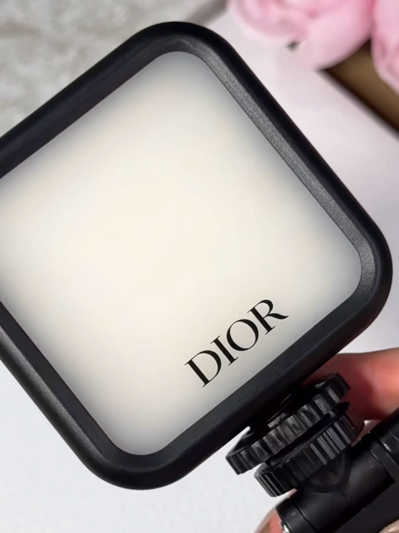 Dior peripheral fill light LED adjustable color temperature, convenient for makeup shooting, live streaming, portable fill light