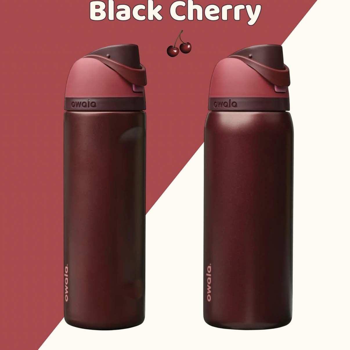 مطارة Owala FreeSip لون Black Cherry بلمسة Matte Metallic.
