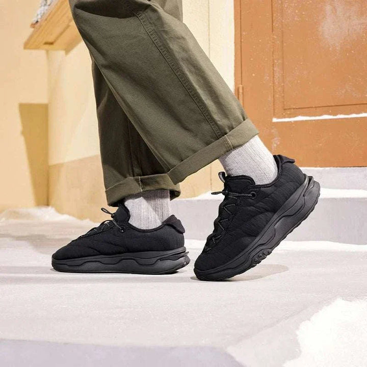 حذاء رياضي 361 sneakers مبطن بفليس للشتاء باللون الأسود بتصميم عصري ونعل سميك متين للراحة والدفء