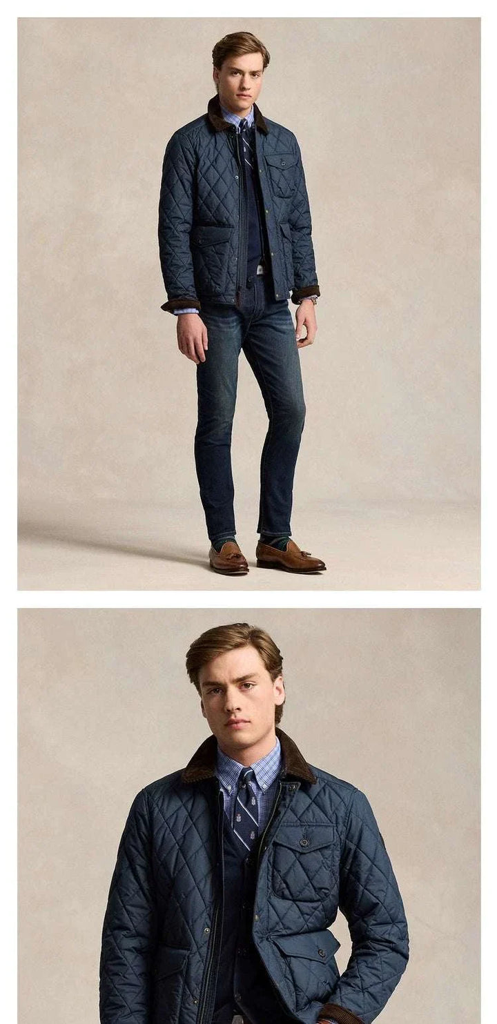 جاكيت رالف لورين رجالي مبطن بنمط الماس كحلي بياقة قطيفة بنية وكتف مقاوم للماء بتصميم كلاسيكي فاخر.