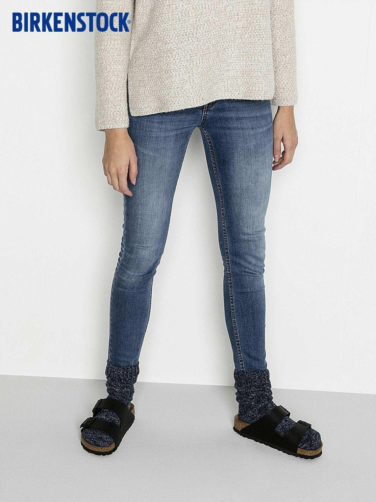 BIRKENSTOCKنعال بكباسين مريح وأنيق للاستخدام اليومي والتصميم الكلاسيكي.