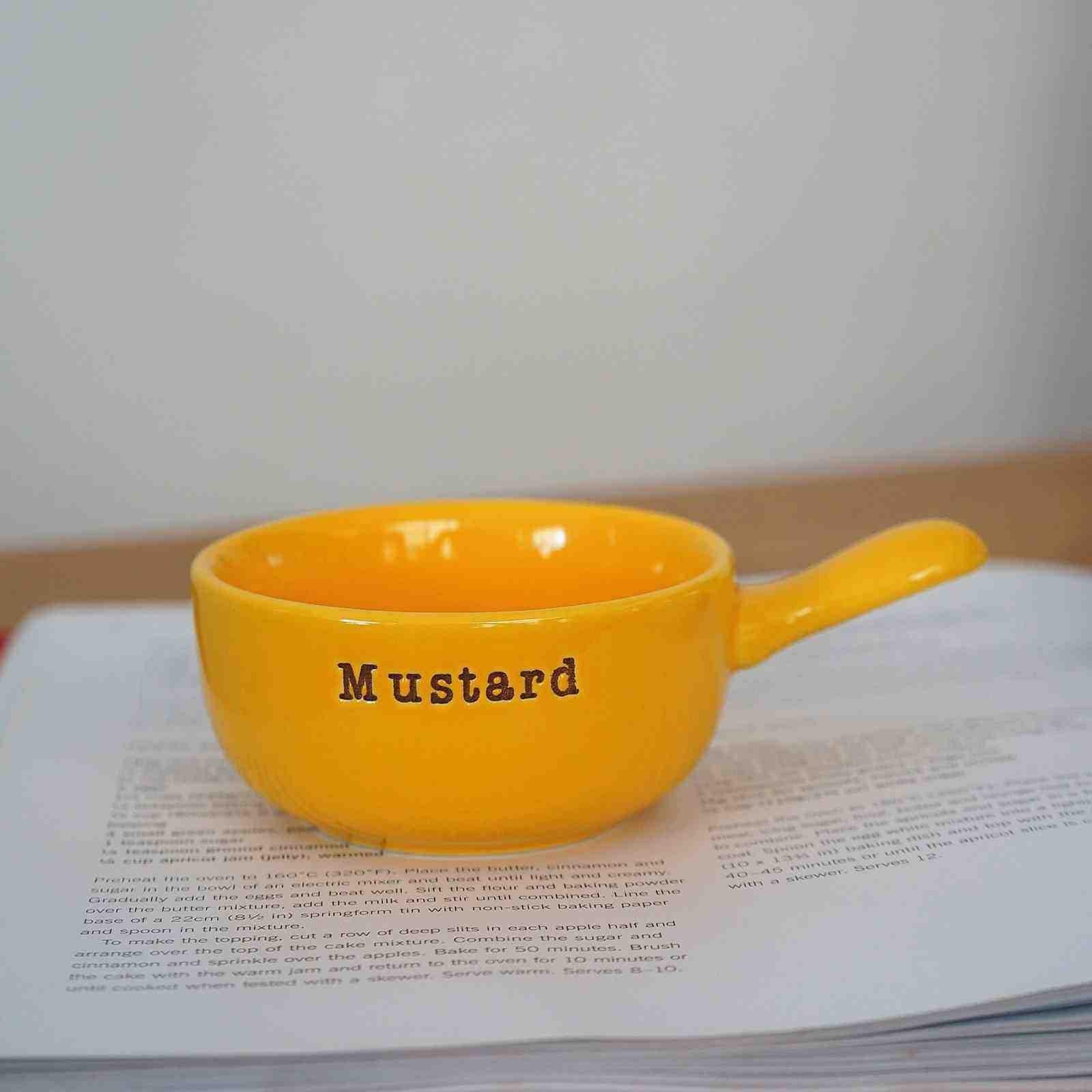 طقم أوعية صوص سيراميك بمقبض Ketchup و Mustard.