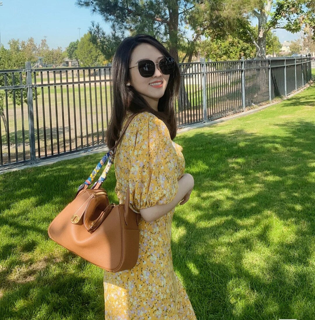 حقيبة نسائية فاخرة بتصميم Lindy من الجلد الطبيعي باللون البني