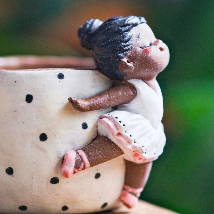 كوب قهوة يدوي من Yifang بتصميم ثلاثي الأبعاد وبرسوم راقصة باليه ونقاط سوداء على السيراميك