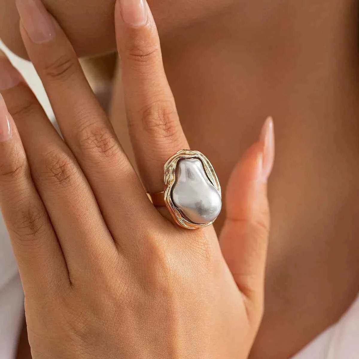 خاتم نسائي بتصميم Baroque Pearl عتيق وألوان متعددة.