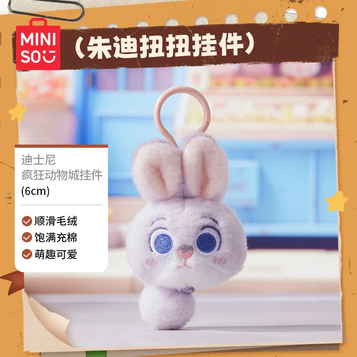 MINISO ديزني زوتوبيا ميدالية محشوة - شخصية جودي هوبس برسومات لطيفة مع حلقة للتعليق.