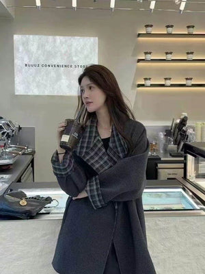 معطف صوف نسائي باللون البني