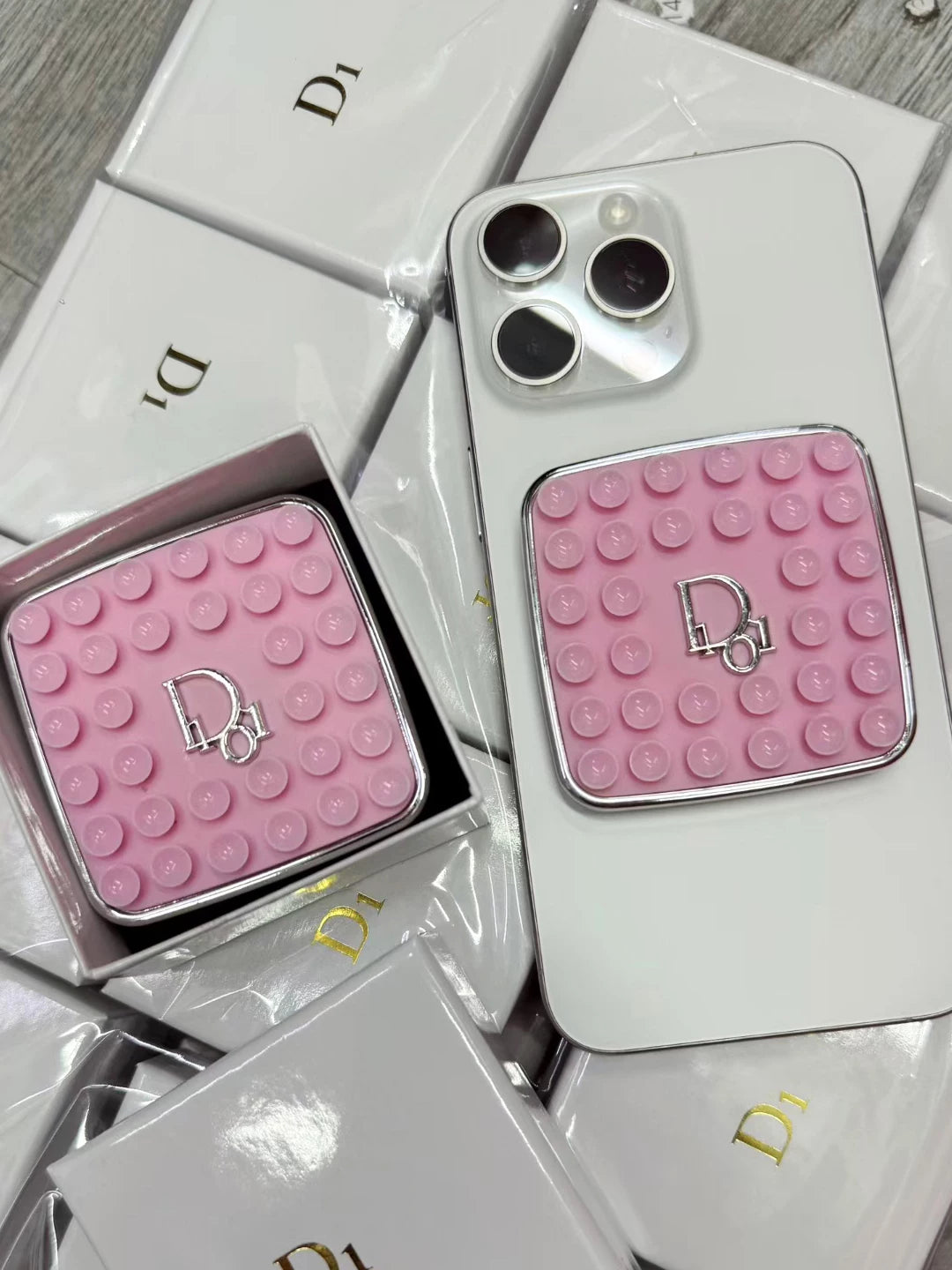 Phone case suction cup, multifunctional internet celebrity creative self-adhesive backing sticker, silicone non-slip phone case sticker suction cup