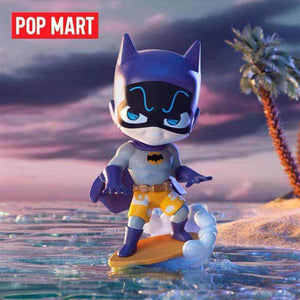 مجسمات POP MART لشخصيات DC Gotham City الأصلية.