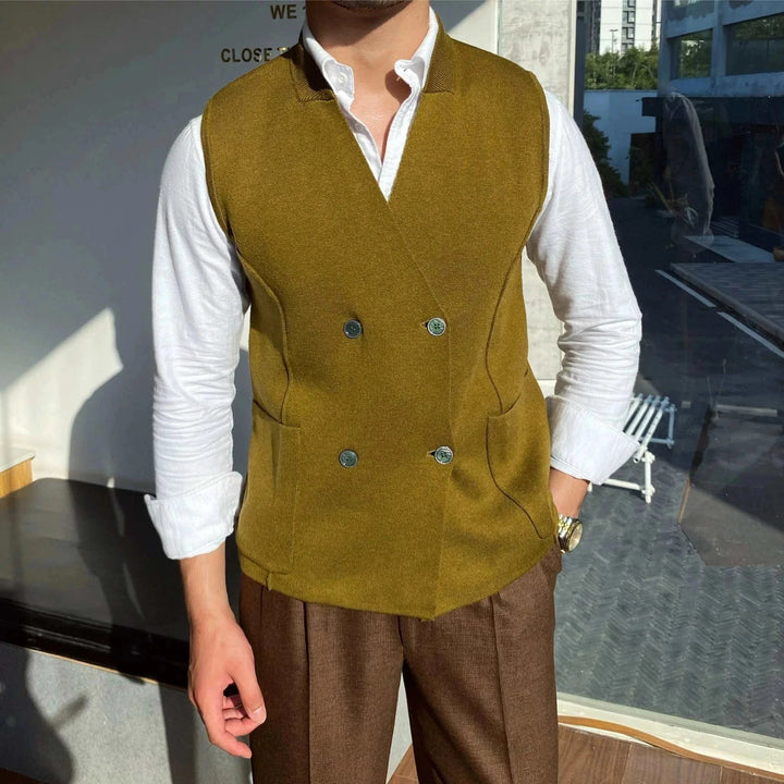 Mr. Lusan's British slim fit wool vest فيست بلون زيتوني بقصة نحيفة و4 أزرار مزدوجة مع جيوب جانبية وياقة مموجة تصميم عصري وأنيق