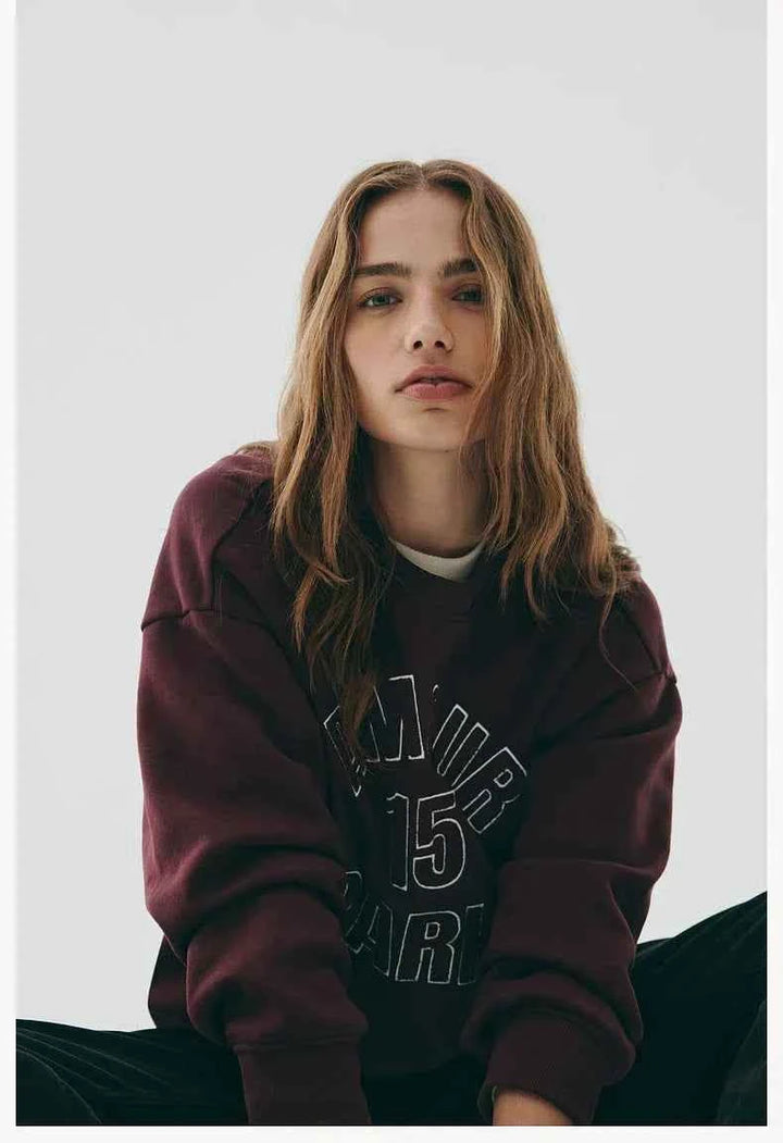 سويت شيرت نسائي كاجوال ماركة H&M بلون خمري وتصميم واسع مريح للنساء