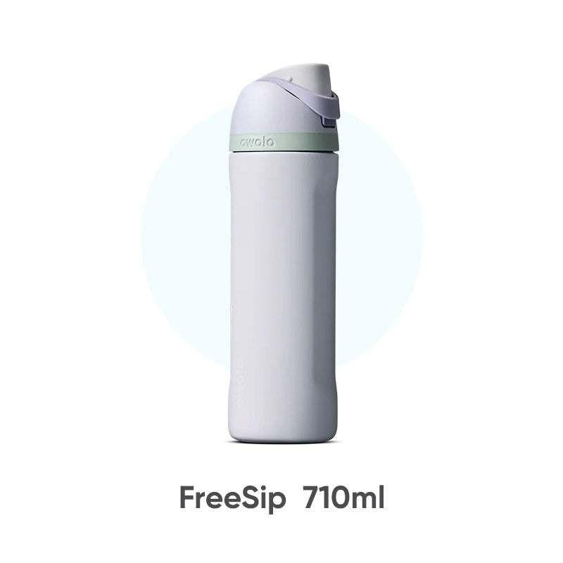 مطارة ماء Owala FreeSip عازلة للحرارة بألوان متنوعة.