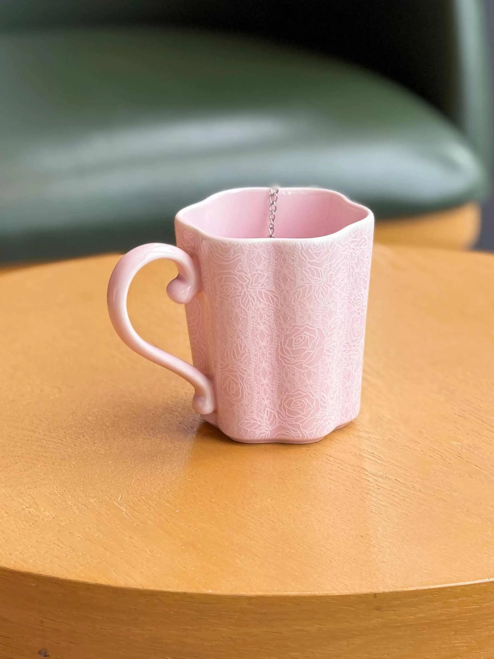 Starbucks cup 2026 Wanhua Meijing Jingdezhen high-value tea filter tea leak ceramic mug coffee cup.