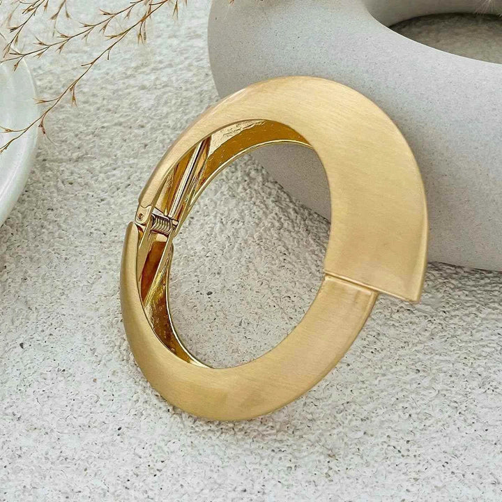 إسوارة نسائية عريضة معدنية بتصميم بونك أوروبي أمريكي مطفي مع مشبك ربيع أنيق