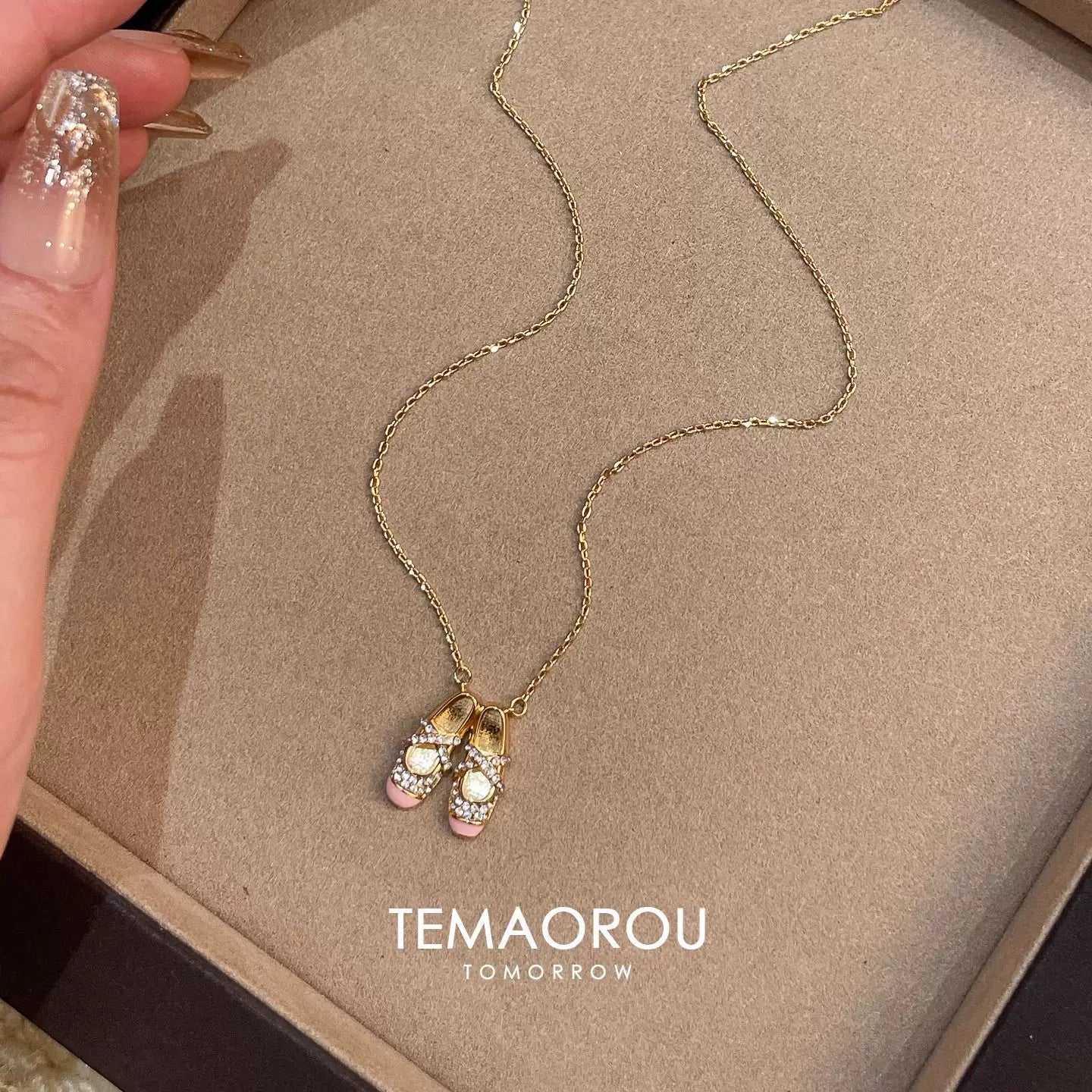 Korean version of ballet shoes, broken diamond necklace, niche design, elegant temperament, autumn, spring and summer new products, daily fashion and versatile