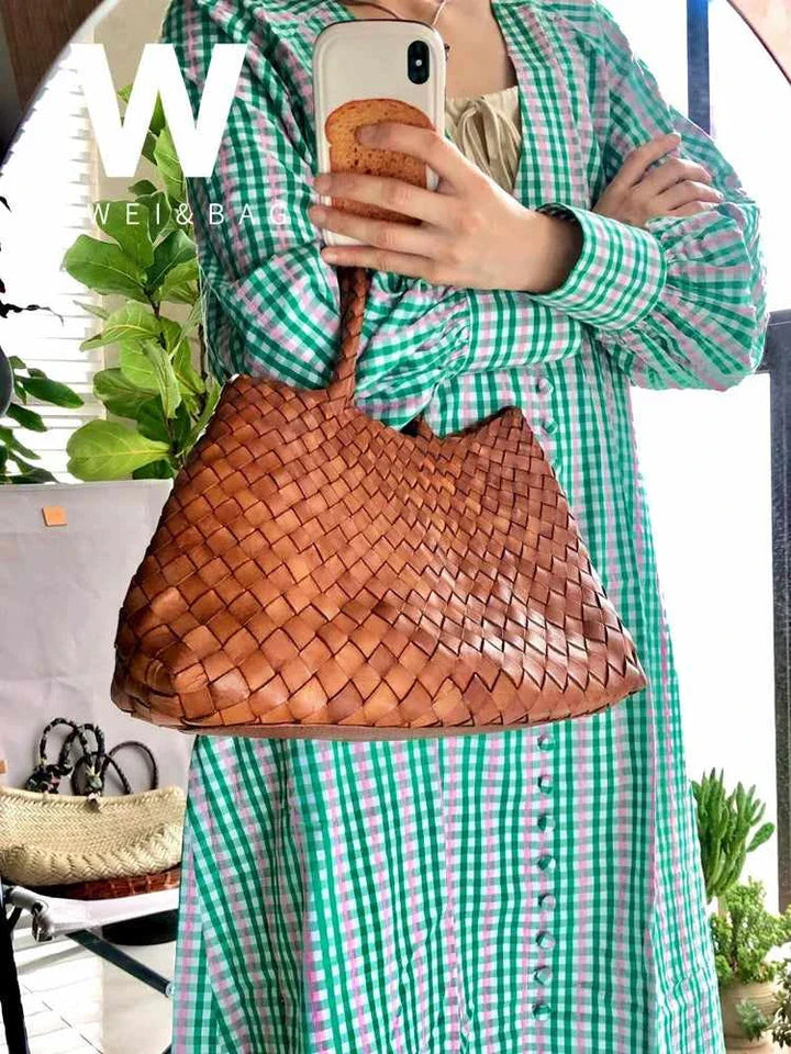 Dragon woven حقيبة يد نسائية من الجلد الطبيعي بتصميم مجدول وحجم عملي باللون البني