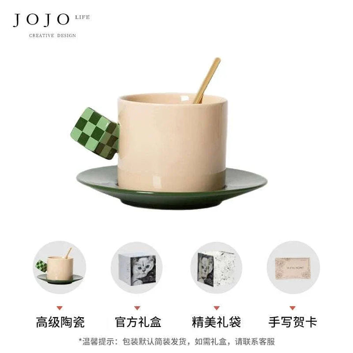 فنجان قهوة سيراميكي JOJO بتصميم مودرن ومقبض مكعب شطرنجي مع صحن ملون وملاقٍ أنيقة
