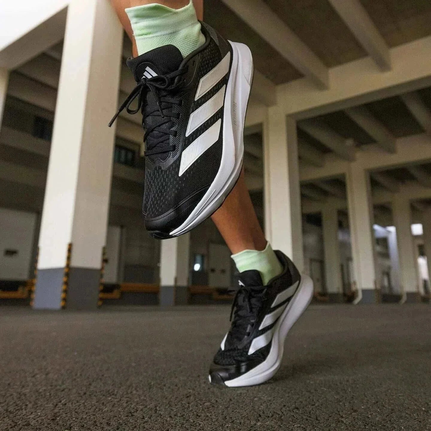 حذاء جري خفيف ومريح من أديداس adidas.