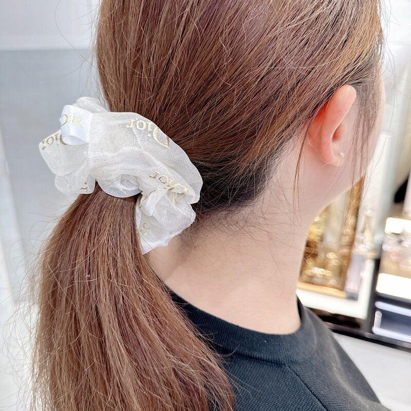 ربطة شعر Scrunchie بتصميم Dior الفاخر - ألوان متعددة.