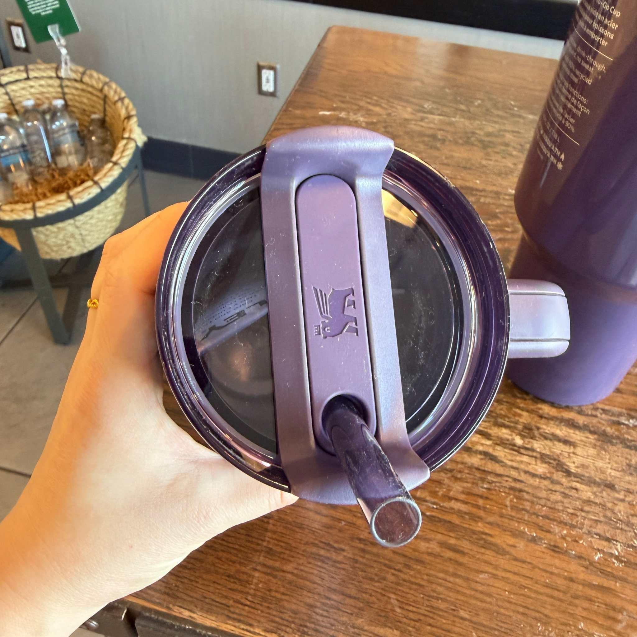 Starbucks x Stanley Cup Tumbler (Glossy Purple💜).