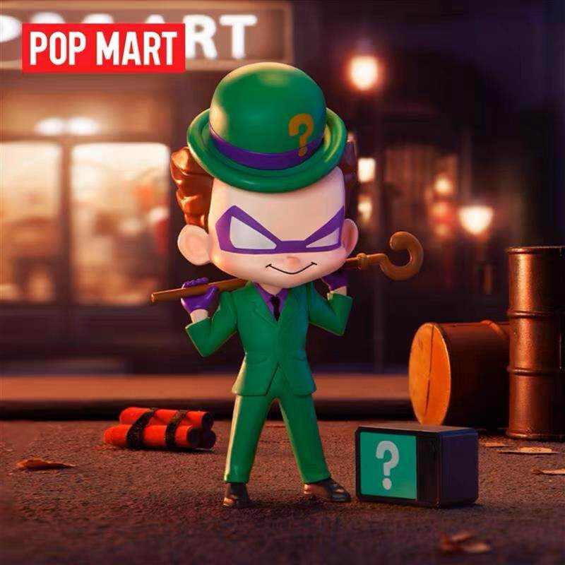 مجسمات POP MART لشخصيات DC Gotham City الأصلية.
