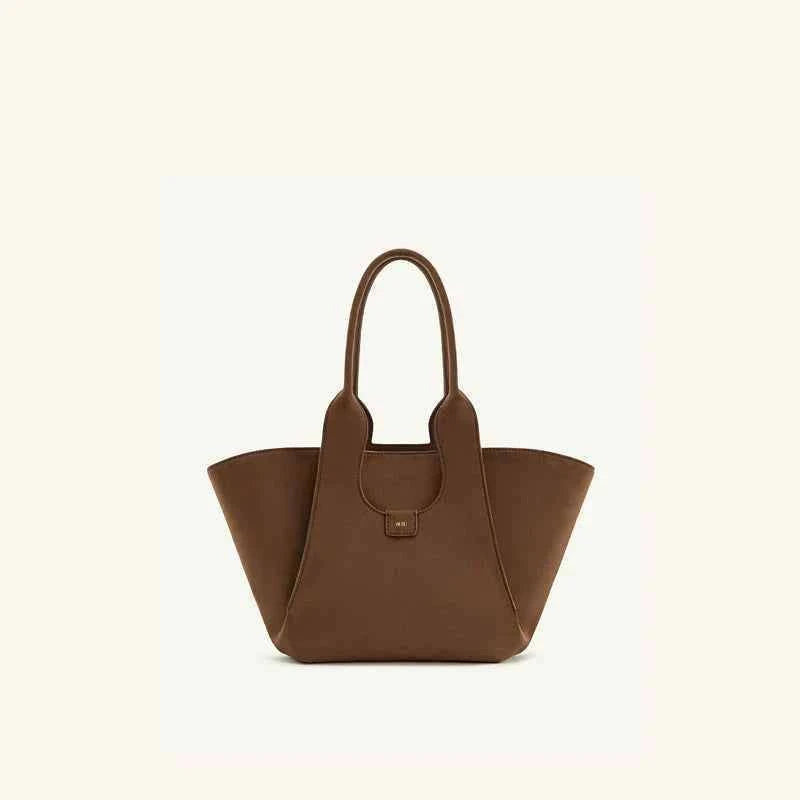 حقيبة يد JW PEI Tote Bag بخامة الشمواه الصناعي الفاخر.