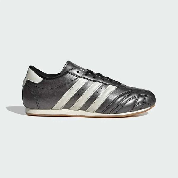 Adidas أديداس حذاء نسائي TAEKWONDO LACE جلد لامع ثلاث خطوط بيضاء نعل مطاطي خفيف ومتين