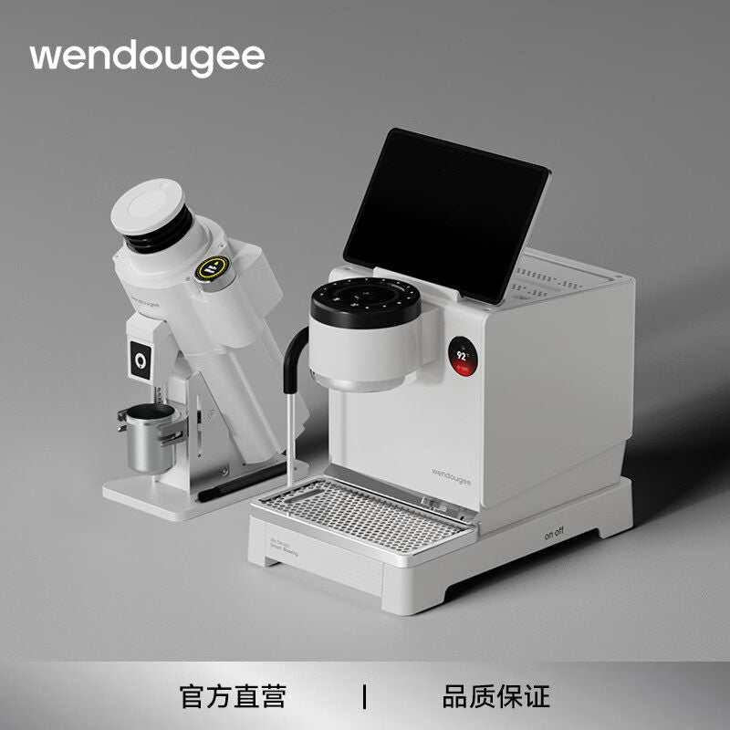 ماكينة Espresso احترافية بنظام Double Boiler وتحكم PID ذكي.