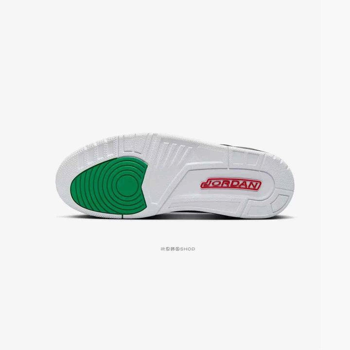 Bottom view of Nike JORDAN SPIZIKE LOW in classic black, green, white, and varsity red.