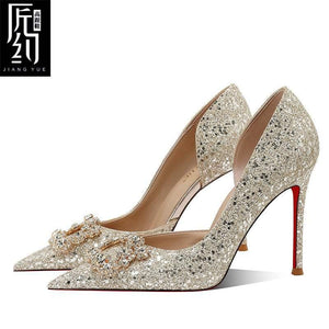 Christiana  حذاء كعب عالي Jiang Yue بتصميم لامع ومشبك كريستال فخم.