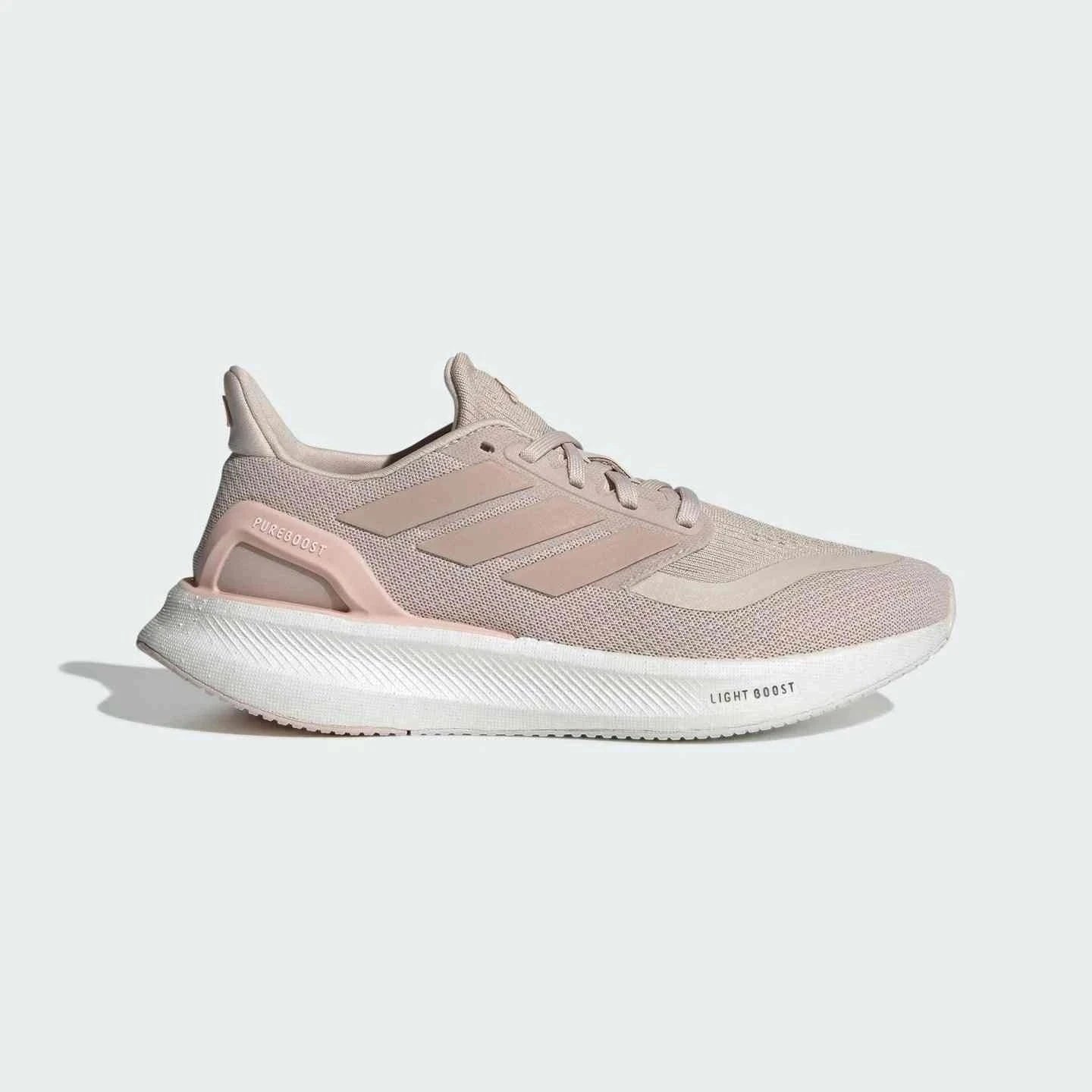 Adidas حذاء جري خفيف ومريح من أديداس.
