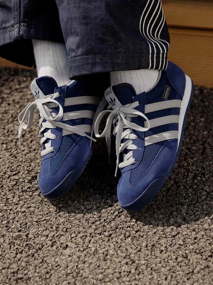 Adidas أديداس حذاء R71 كلاسيك أزرق بتصميم rétro مع خطوط بيضاء مطاطي مريح للمشي