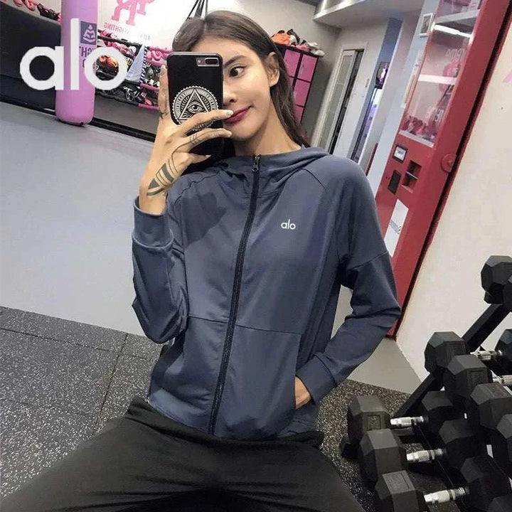 سترة رياضية نحيفة بغطاء من alo clothing بلون كحلي للتمرين والجري