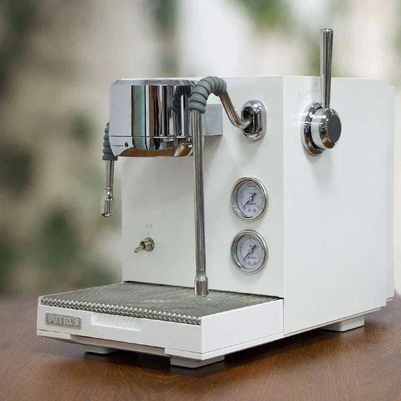 ماكينة Espresso بيضاء Petrus PE3900 بنظام Double Boiler.