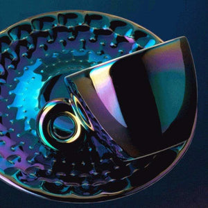 طقم أكواب Espresso من illy Art Collection بألوان Iridescent.