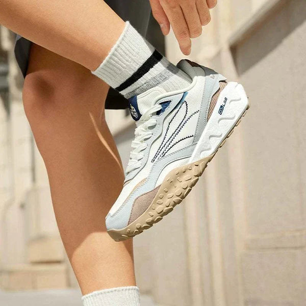 حذاء Shortcake 361 الرياضي بتصميم عصري مريح بسطح شبكي وجلد ناعم ونعل مطاطي متين للثبات والراحة اليومية