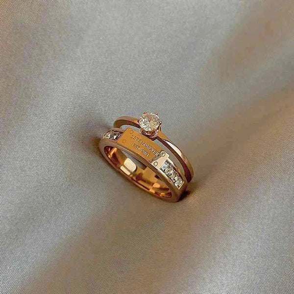خاتم مزدوج الطبقة من الفولاذ التيتانيوم للنساء مزين بزركون وأhigh-end sense jewelryالجودة مناسبة للخواتم اليومية والموضة