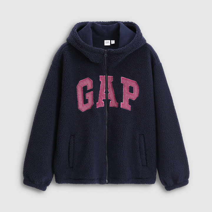 Gap هودي شتوي فرو نسائي أزرق مع شعار Gap وردي وجيب أمامي وقبعة كبيرة، مثالي للشتاء