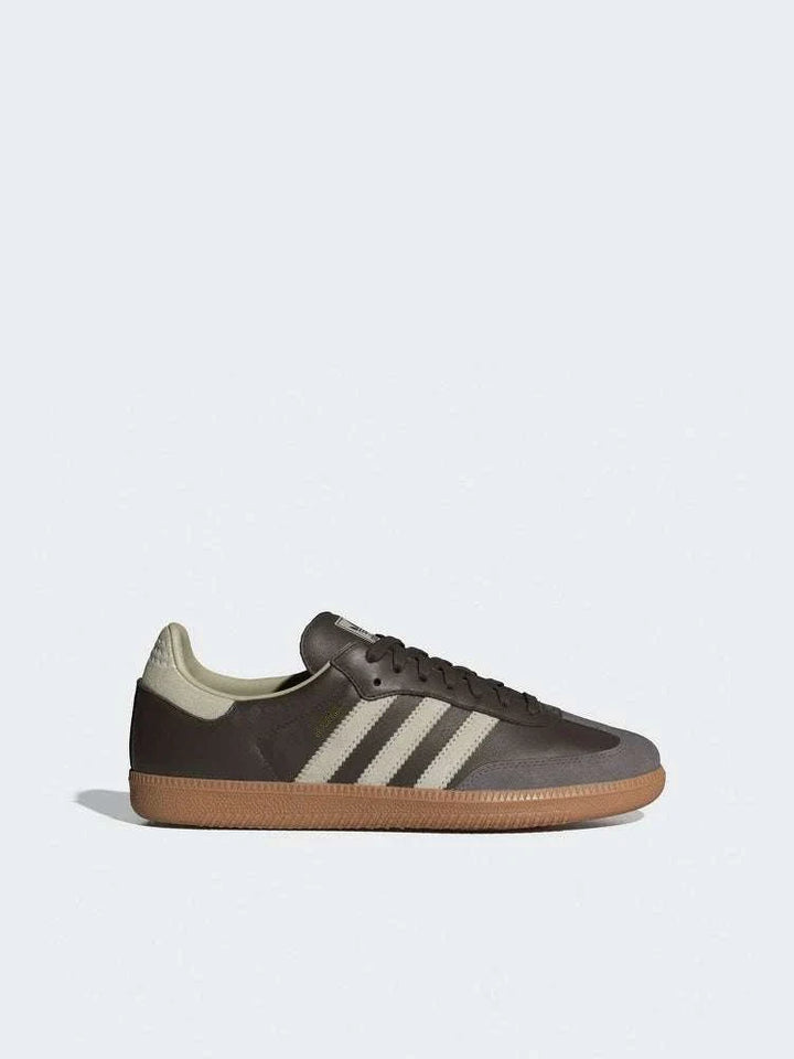 حذاء T Shoes SAMBA OG الكلاسيكي جلد بني داكن مع خطوط كريمية ونعل لون العلكة للرجال والنساء