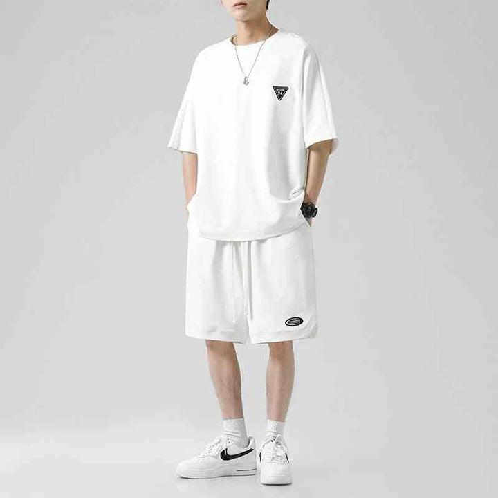 Men's Ice Silk set with loose T-shirt and practical shorts in white, comfortable and wrinkle-resistant fabric.
