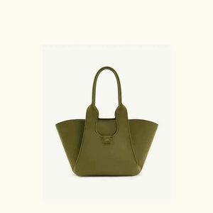 حقيبة يد JW PEI Tote Bag بخامة الشمواه الصناعي الفاخر.