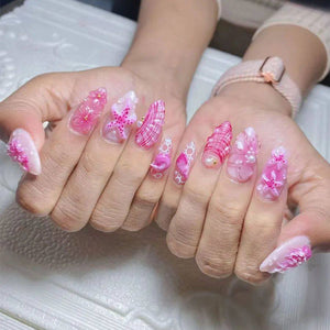 أظافر صناعية Press-on Nails بتصاميم وردية و 3D Art فخمة.