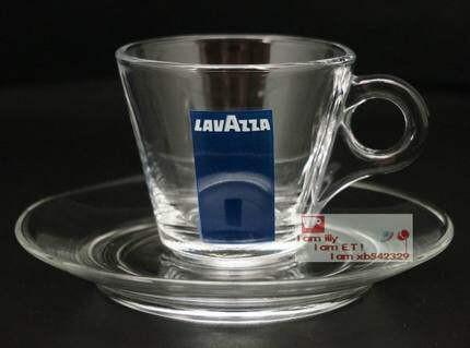 طقم أكواب قهوة زجاجية بتصميم Lavazza شفاف وأنيق.
