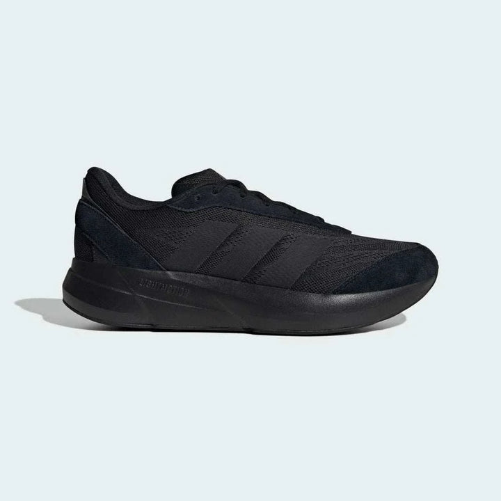 أحذية Adidas للجري والاستخدام اليومي باللون الأسود بتصميم شبكي وتنفس وخفيف الوزن ومريح