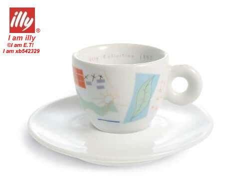 طقم أكواب Espresso من illy بتصاميم فنية متنوعة.