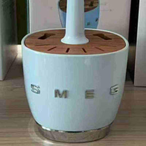 حامل منظم  SMEG الأنيق بقاعدة ستانلس ستيل فاخرة.