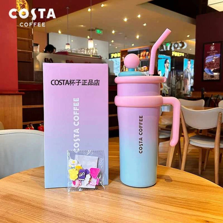 كوب حراري بألوان مبهجة من Costa Coffeeالصور تعرض مجموعة أكواب حرارية من علامة “Costa Coffee” بتصاميم مبهجة وألوان مشرقة مثل الأزرق، الوردي، الأخضر، والأصفر. تأتي الأكواب مع مقبض مريح وغطاء مع شفاطة مرنة،اكواب كوستاCostaرفعةكوب حراري بألوان مبهجة من Costa Coffee