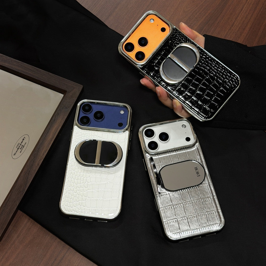 جراب iPhone بتصميم ديور جلد تمساح ومقبض حمل